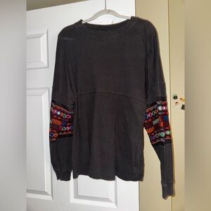 MEDIUM URBAN OUTFITTERS